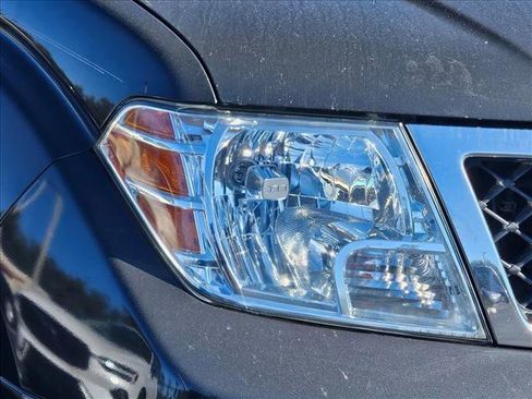 Used 2014 Nissan Frontier SV w/ SV Value Truck Package image 4