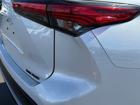 Used 2022 Toyota Highlander XSE AWD/4WD image 34