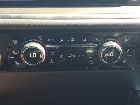 Certified 2025 Chevrolet Silverado 1500 High Country image 33