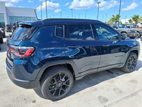 New 2026 Jeep Compass Latitude image 7