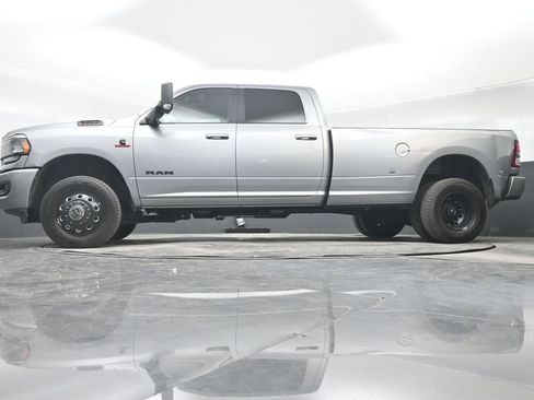 Used 2021 RAM 3500 Big Horn w/ Night Edition AWD/4WD image 12