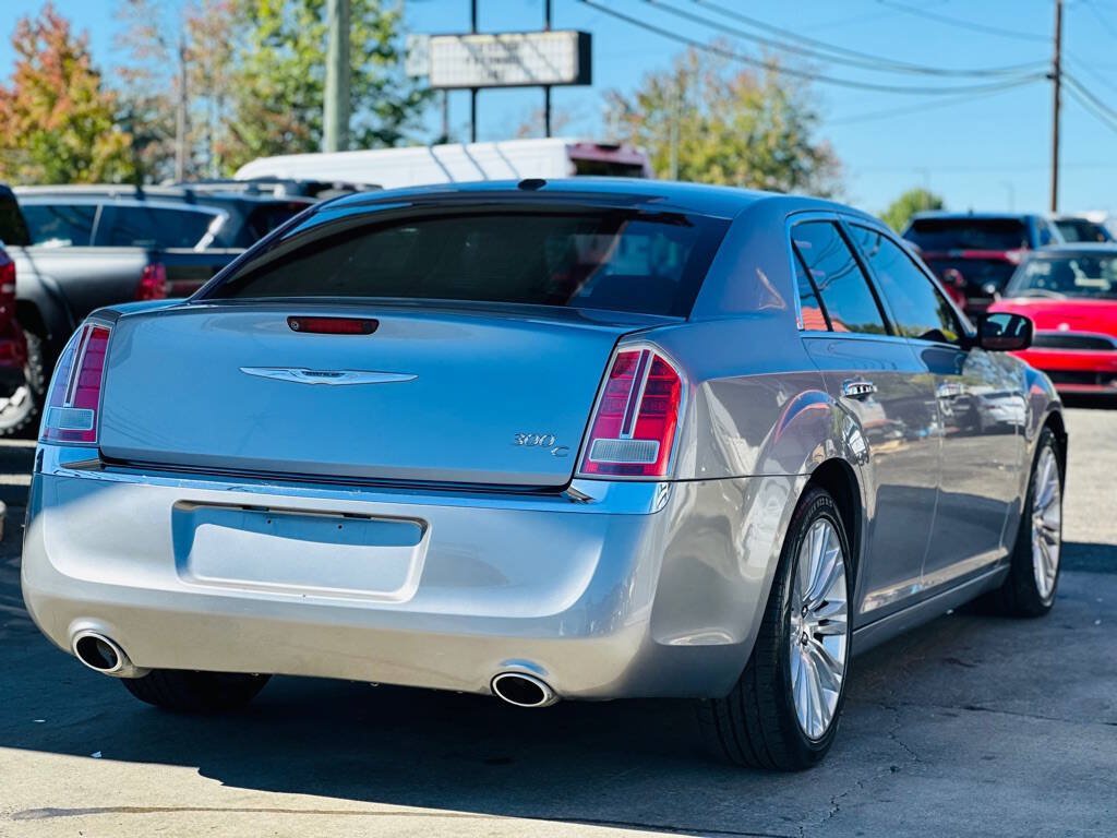 Used 2013 Chrysler 300 C RWD image 6