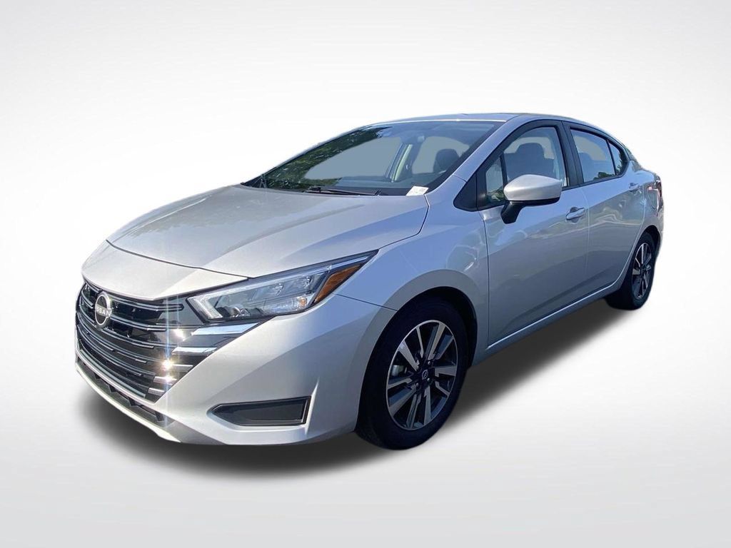Used 2025 Nissan Versa SV FWD image 3