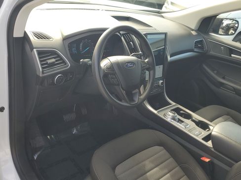 Used 2024 Ford Edge SE image 19