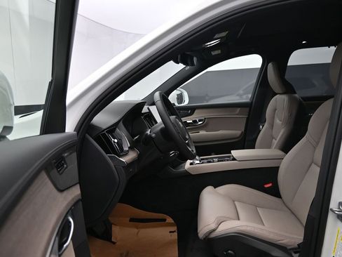 New 2026 Volvo XC90 B6 Ultra image 11