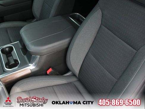 Used 2024 Chevrolet Silverado 2500 LT w/ Convenience Package image 5