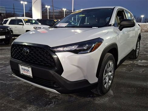 Certified 2023 Toyota Corolla Cross L image 4