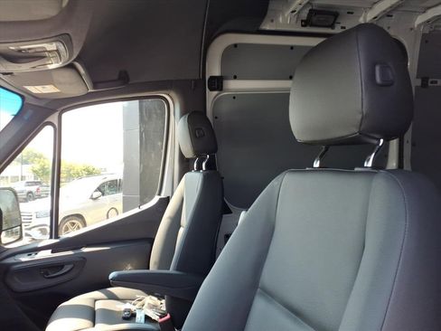 New 2025 Mercedes-Benz Sprinter 2500 image 13