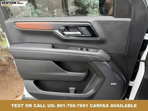 Used 2025 GMC Yukon XL Denali AWD/4WD image 19