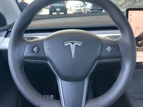 Used 2023 Tesla Model Y Long Range AWD/4WD image 23