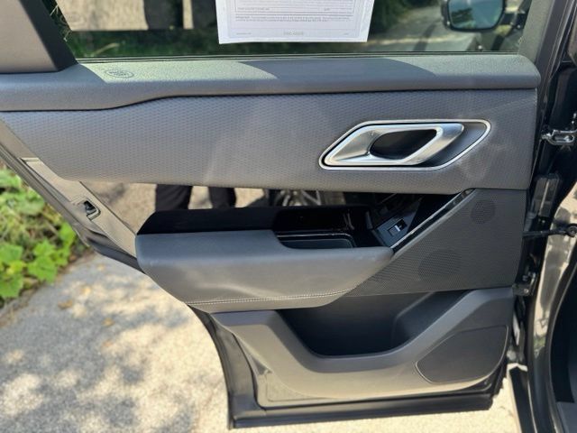 Certified 2023 Land Rover Range Rover Velar R-Dynamic S AWD/4WD image 11