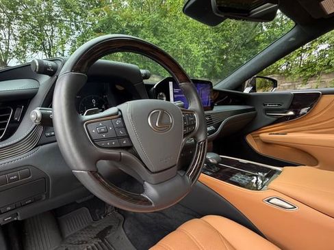 Certified 2024 Lexus LS 500 AWD image 19