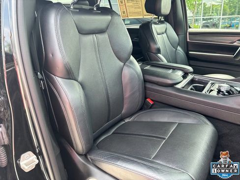 Used 2024 Jeep Wagoneer L Series II w/ Flexible Seating Group AWD/4WD image 56