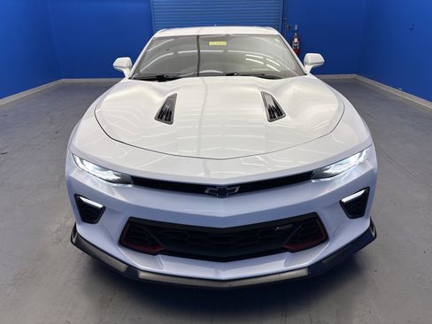 Used 2017 Chevrolet Camaro SS image 3