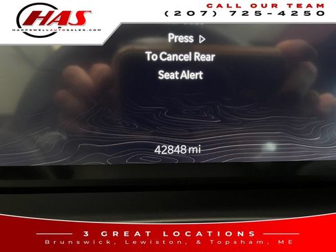 Used 2024 Jeep Grand Cherokee Altitude AWD/4WD image 17