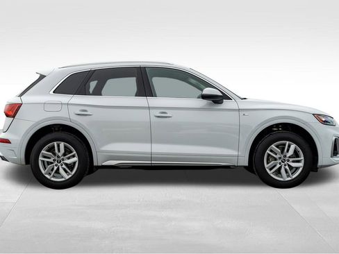 Used 2023 Audi Q5 2.0T Premium w/ Convenience Package image 8