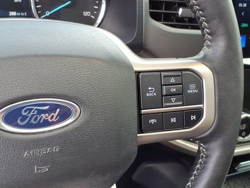 Used 2024 Ford Expedition XLT AWD/4WD image 24