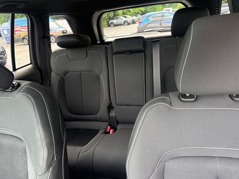 Used 2025 Jeep Grand Cherokee Laredo X w/ Luxury Tech Group I AWD/4WD image 28