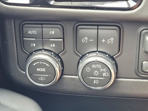 New 2026 GMC Yukon Denali AWD/4WD image 18
