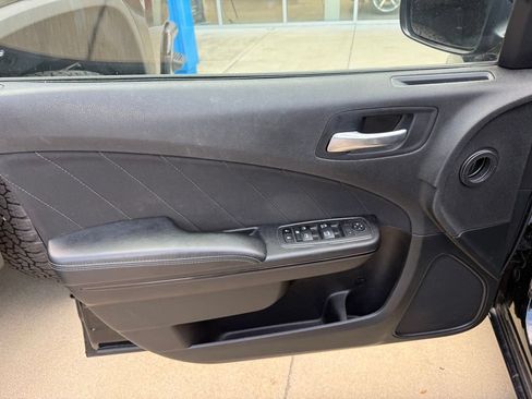 Used 2022 Dodge Charger SXT w/ Blacktop Package RWD image 7