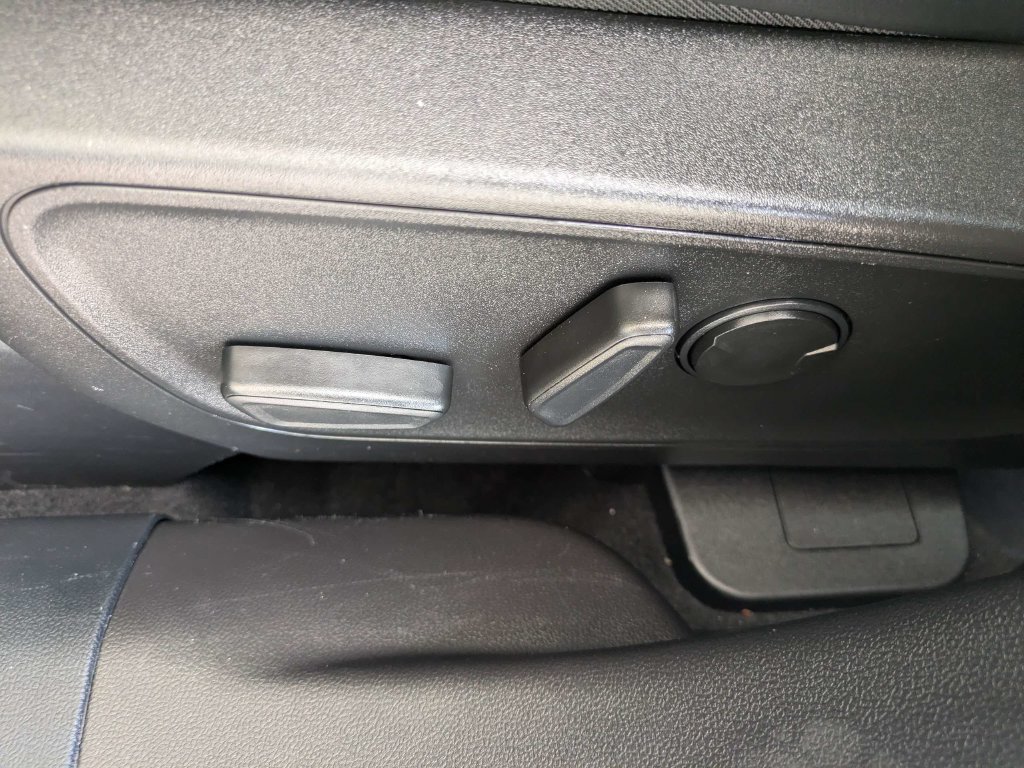 Used 2023 Ford Escape ST-Line w/ Tech Pack #1 FWD image 21