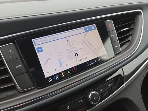 Used 2024 Buick Enclave Premium image 30