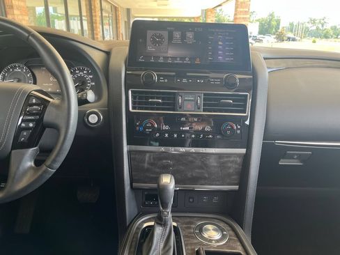 Used 2022 Nissan Armada Platinum w/ Captain's Chairs Package RWD image 20