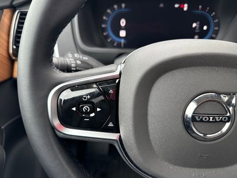 Used 2025 Volvo XC90 B6 Plus w/ Protection Package image 21