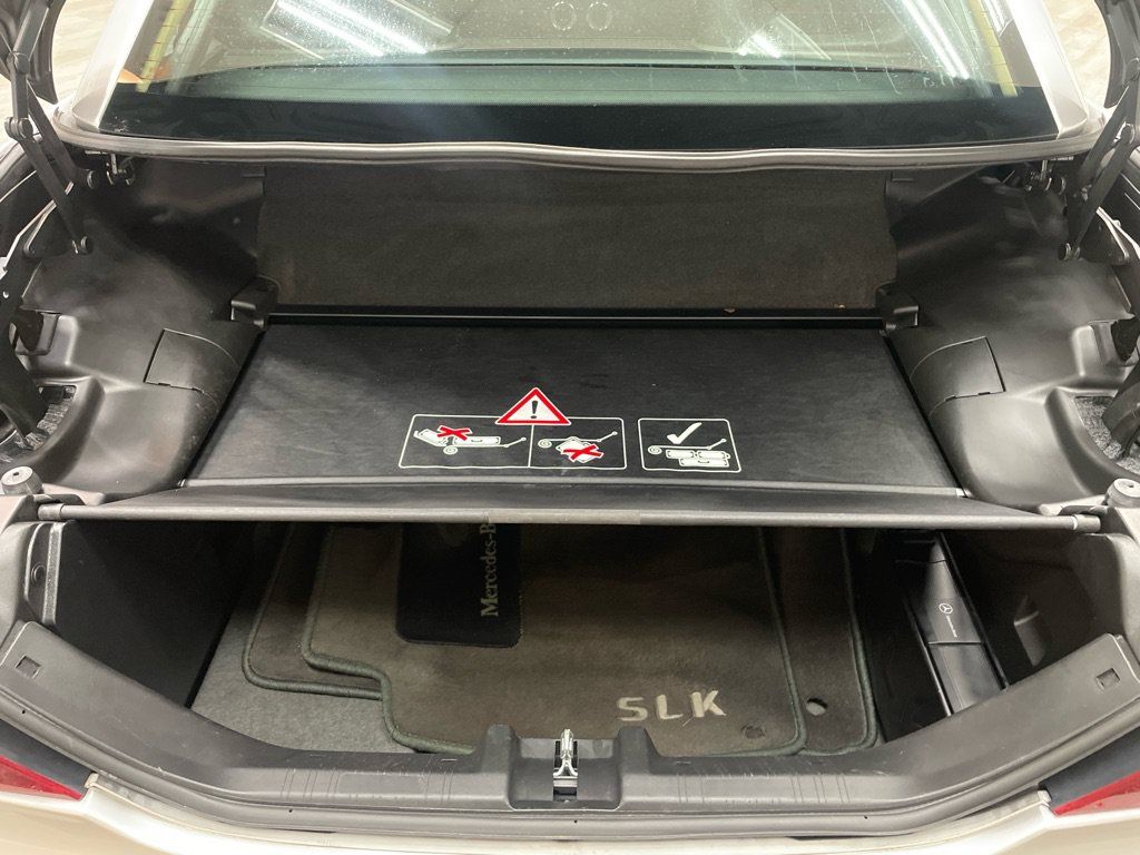 Used 2004 Mercedes-Benz SLK 320 image 37