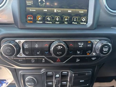 Used 2021 Jeep Wrangler Unlimited Sahara AWD/4WD image 18