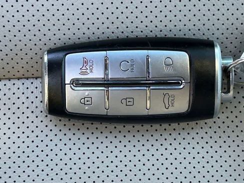 Used 2022 Genesis G70 2.0T RWD image 19