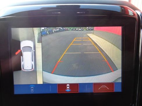 Used 2018 Chevrolet Traverse LT image 10