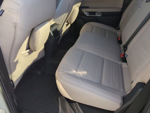 Used 2025 Ford Ranger Lariat w/ Trailer Tow Package image 17