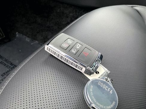 New 2026 Land Rover Range Rover SE image 35