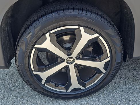 Certified 2025 Volkswagen Tiguan SE AWD/4WD image 27