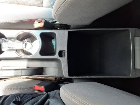 Used 2013 Hyundai Elantra FWD image 14