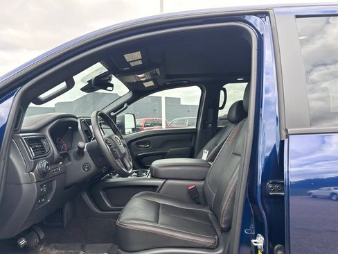 Used 2024 Nissan Titan PRO-4X w/ Pro-4x Convenience Package AWD/4WD image 15