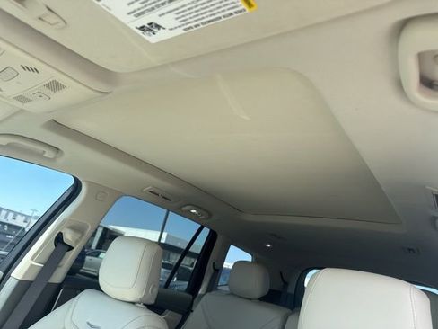 Used 2023 Cadillac XT6 Premium Luxury image 18