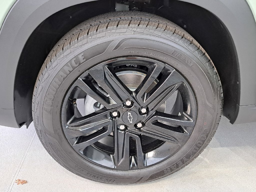New 2026 Chevrolet Trax ACTIV w/ Driver Confidence Package FWD image 16