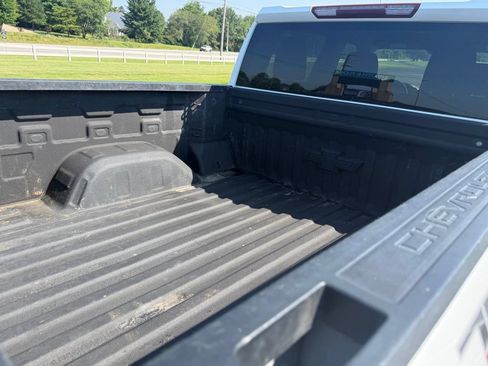 Used 2021 Chevrolet Silverado 1500 LT Trail Boss w/ Bed Protection Package AWD/4WD image 18
