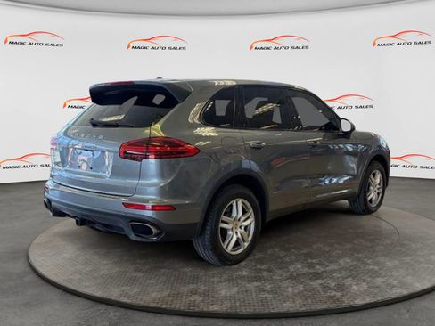Used 2016 Porsche Cayenne w/ Premium Package Plus AWD/4WD image 6