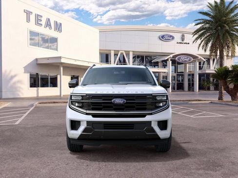 New 2027 Ford Expedition Platinum w/ Platinum Ultimate Package AWD/4WD image 3