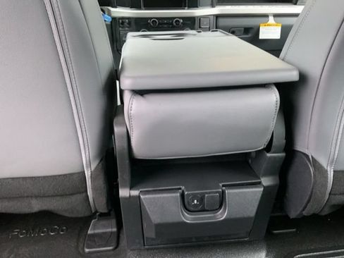 Used 2024 Ford F550 4x4 Crew Cab Super Duty image 22