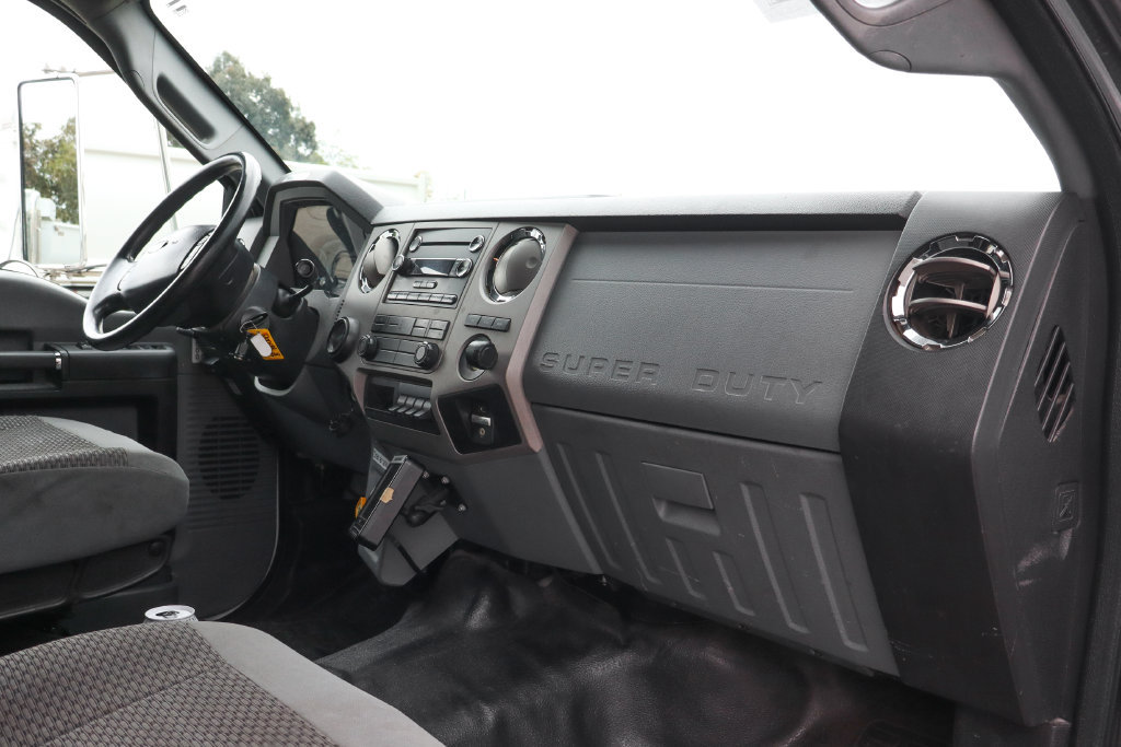 Used 2015 Ford F650 2WD Crew Cab Super Duty image 33