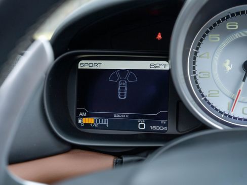 Used 2017 Ferrari California T image 40