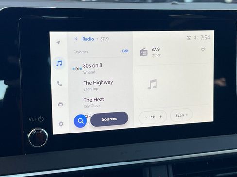 New 2026 Toyota Prius XLE FWD image 15