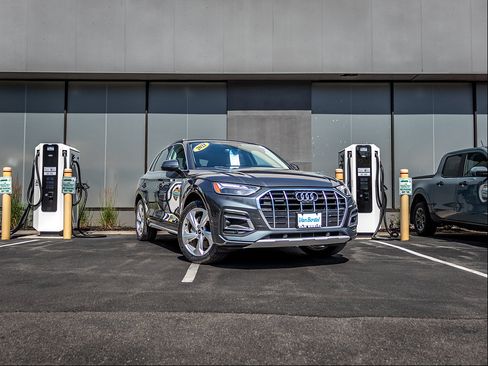 Used 2021 Audi Q5 2.0T Premium Plus w/ Premium Plus Package AWD/4WD image 8
