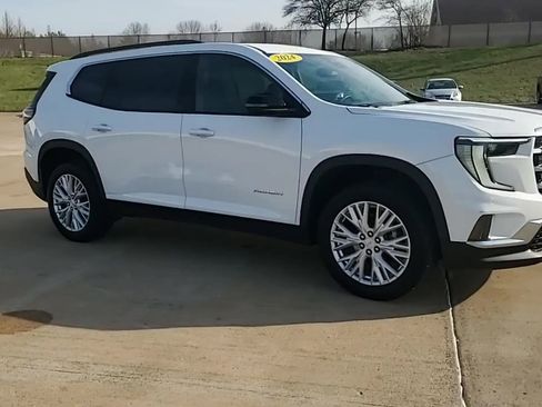 Used 2024 GMC Acadia Elevation image 2