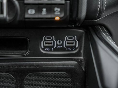 Used 2023 RAM 3500 Limited image 30