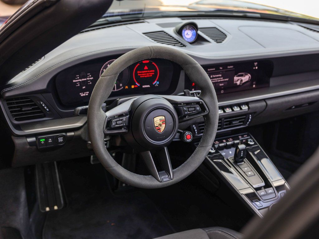 Certified 2025 Porsche 911 Targa 4 GTS AWD/4WD image 18